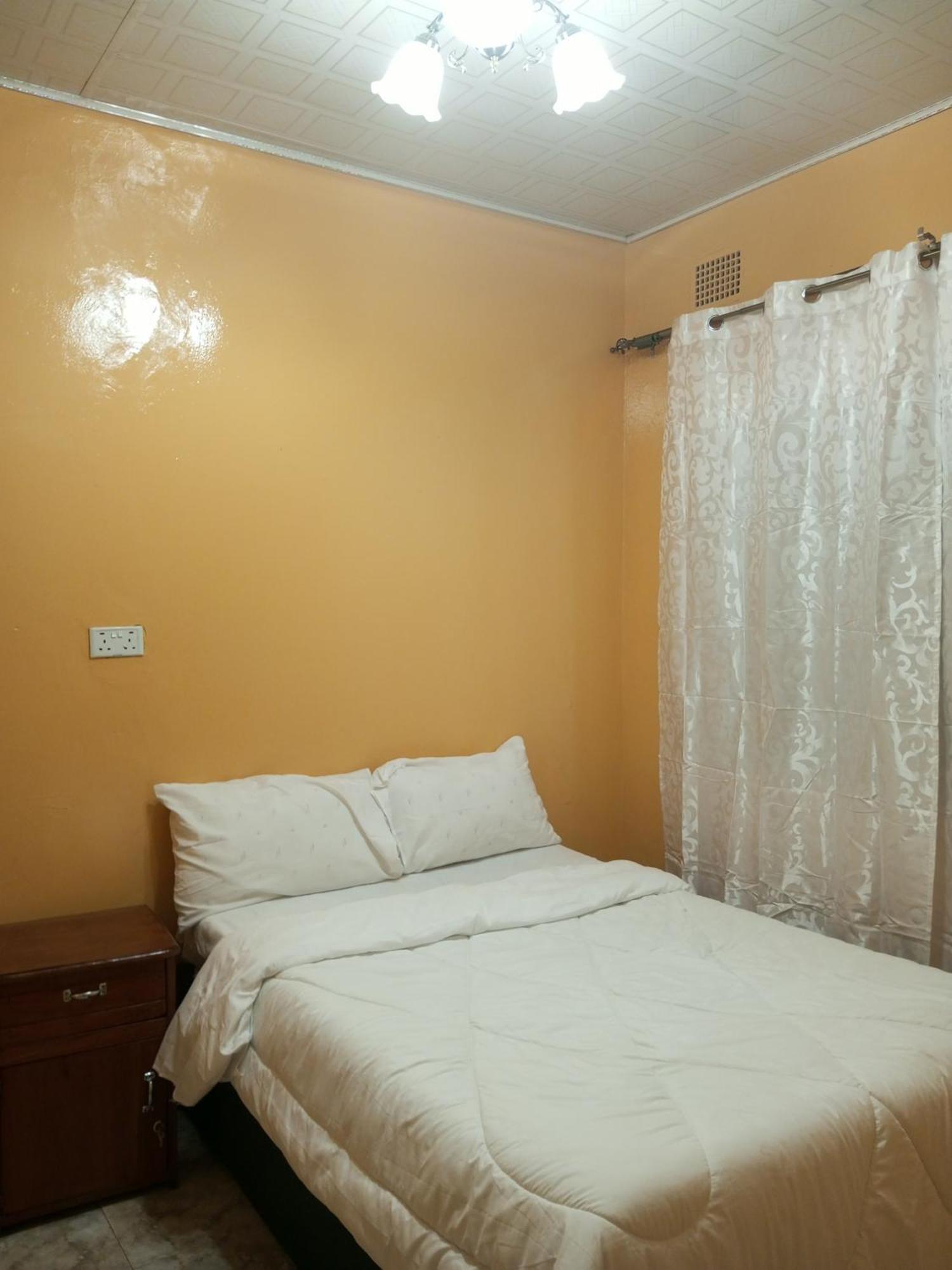Buffalo Bob Lodge Livingstone Quarto foto